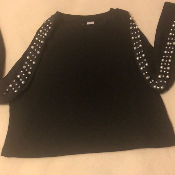 Black crop top - Picture 2 of 2